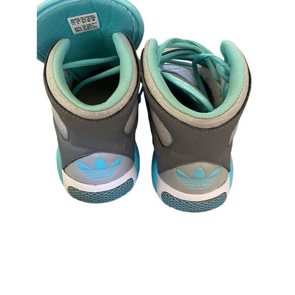 ADIDAS ROADHOUSE BASKETBALL SHOES – G9891361 Womans size 7.5 - Picture 2 of 5